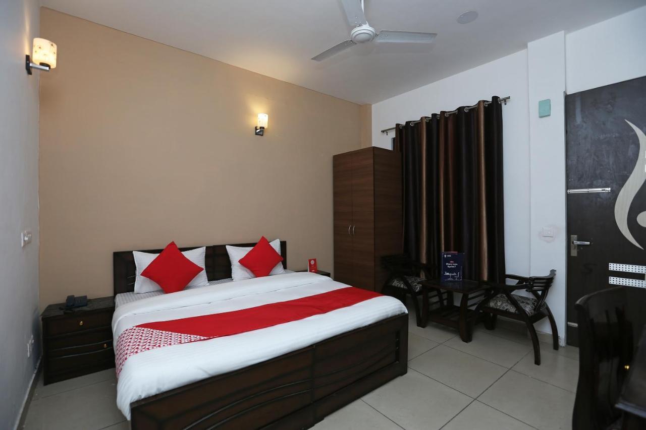 Oyo Mahak Residency Hotell Manesar Eksteriør bilde