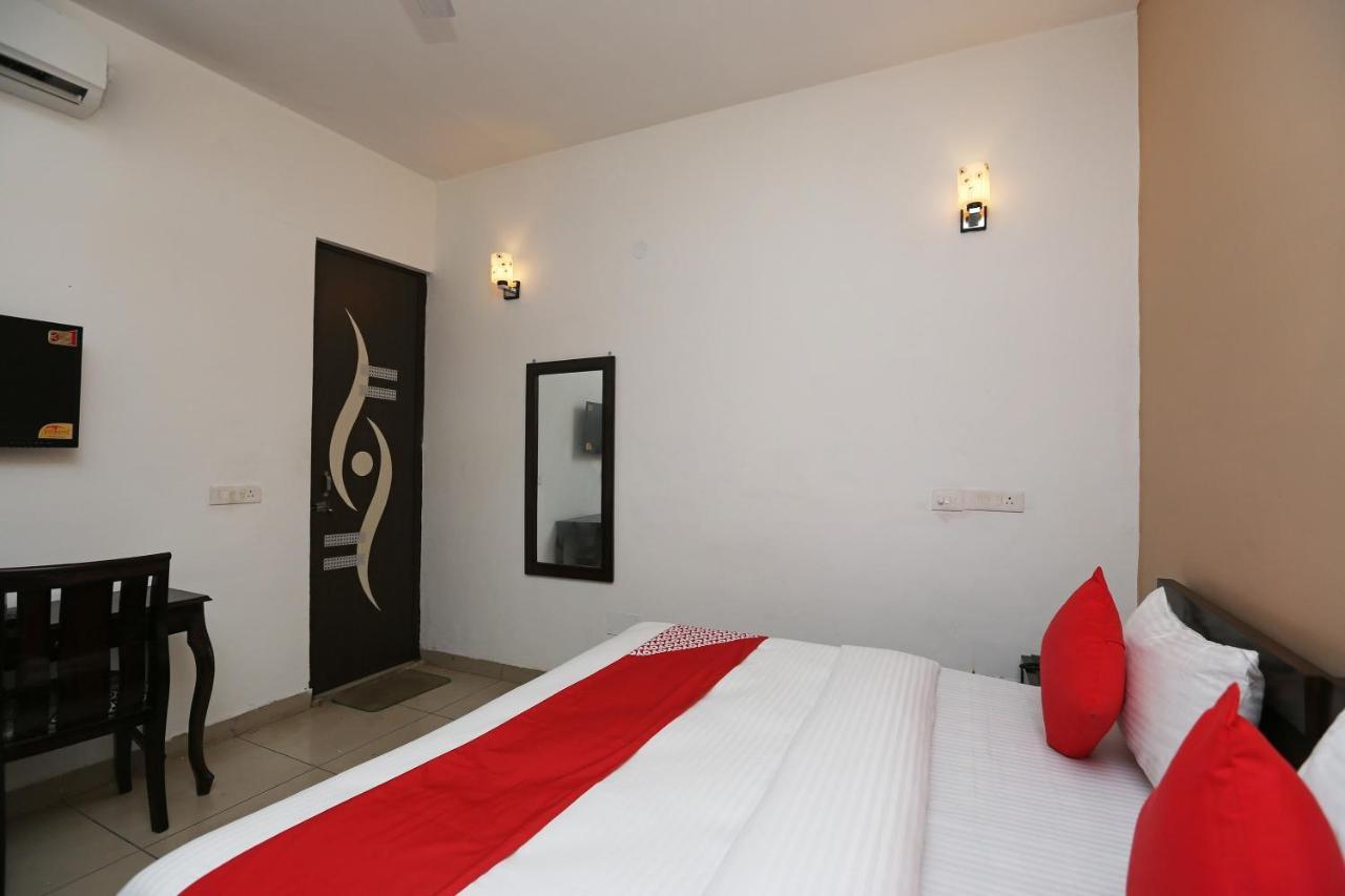 Oyo Mahak Residency Hotell Manesar Eksteriør bilde